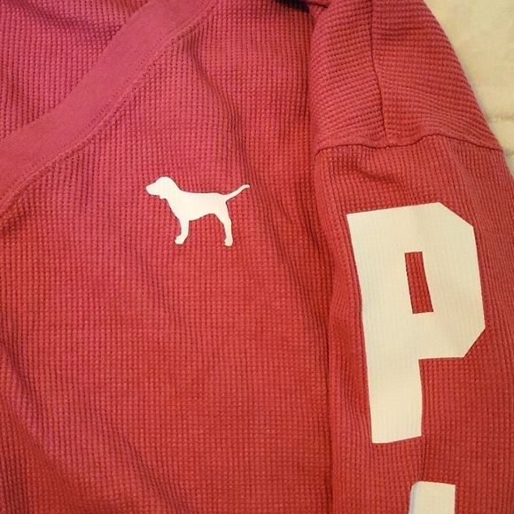 PINK Crew Neck Long sleeve - Picture 2 of 3